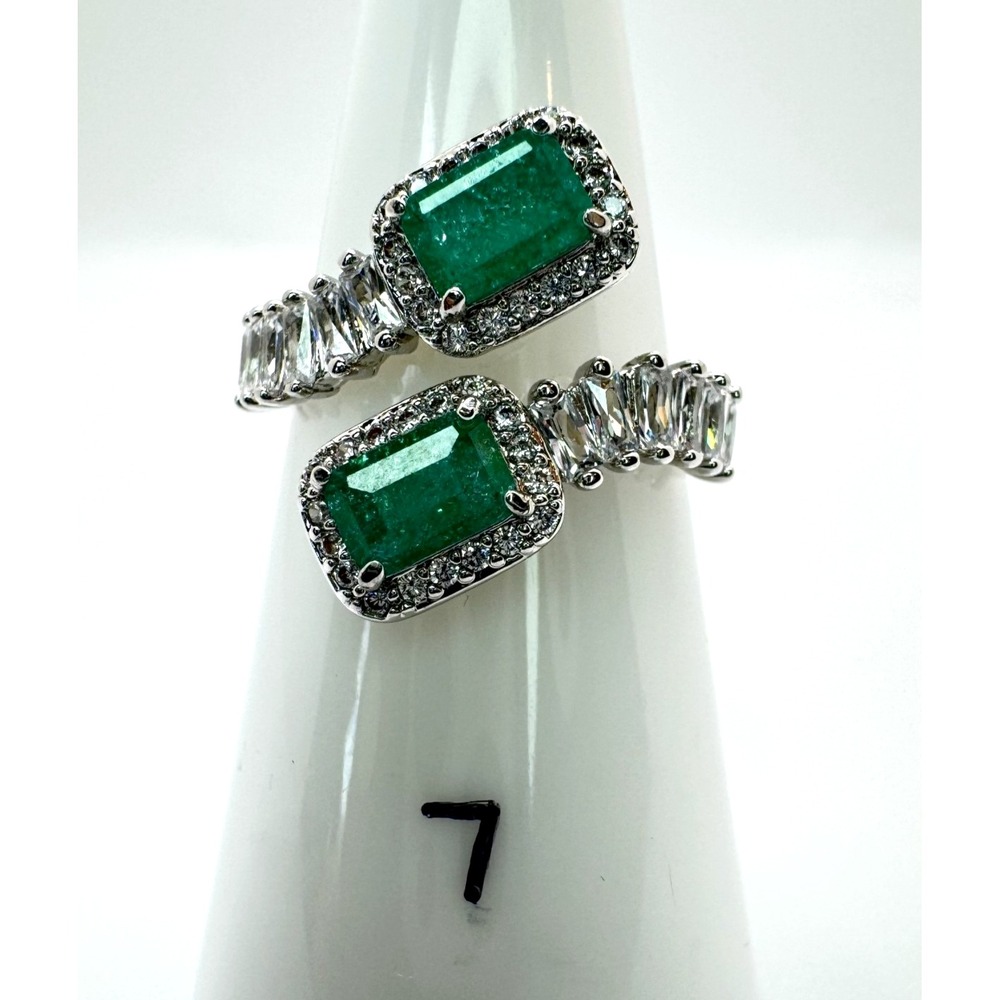 Size 7 Bomb Party Ring - RG72007 Love's Labyrinth - Lab Created Emerald Crystal